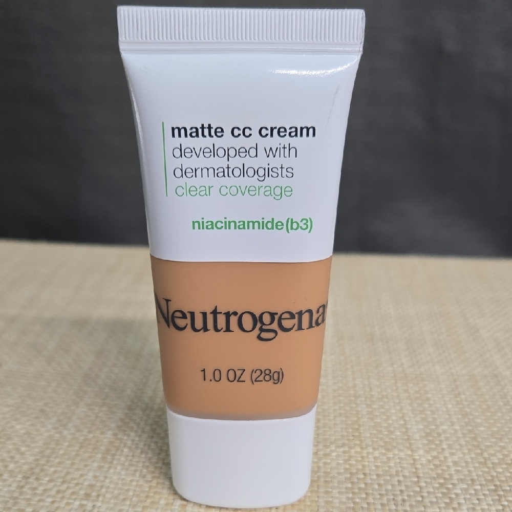 SALE! Neutrogena Foundation Matte Finish Long-Lasting Coverage (Ginger 7.5)